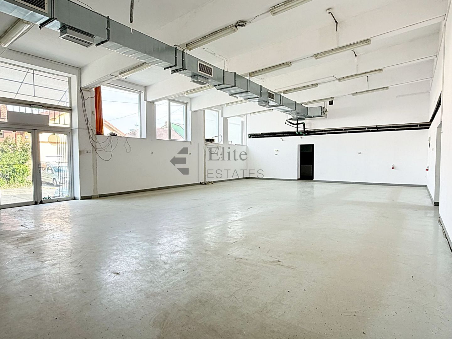 Spatiu comercial 335 mp in Zona Decebal Oradea | Depozit - Poză 1