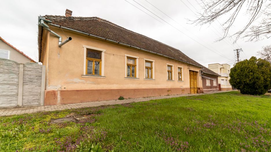 Casă în zona centrală Pâncota - Poză 12
