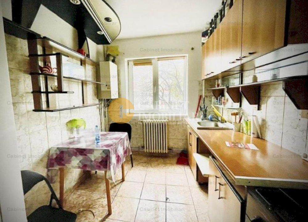 Apartament cu 3 camere - Etaj 1 - Zona Podu Ros - Poză 5