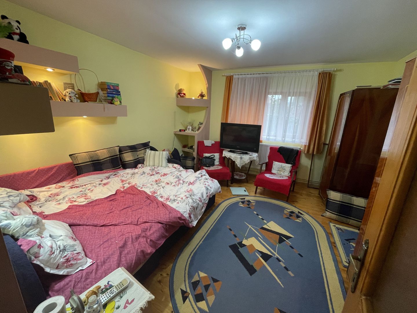 Casă cu etaj, Livezeni - Poză 9