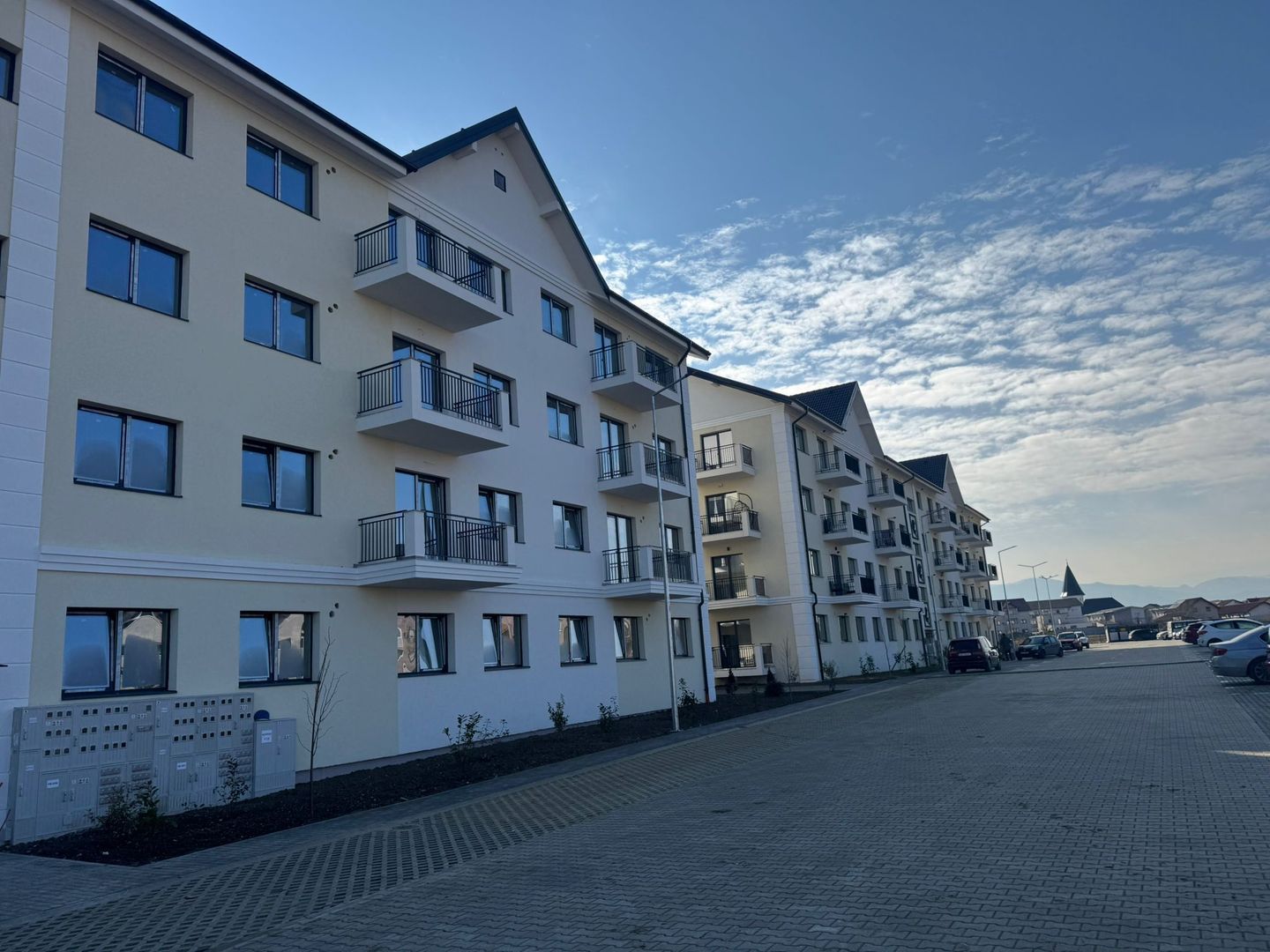 Apartament 3 camere, 71mp, curte 50 mp, Zona Selimbar. - Poză 6