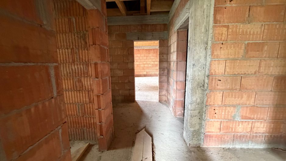 Casă de vânzare 260 mp utili + 1052 mp teren in centrul orasului Covasna - Poză 21