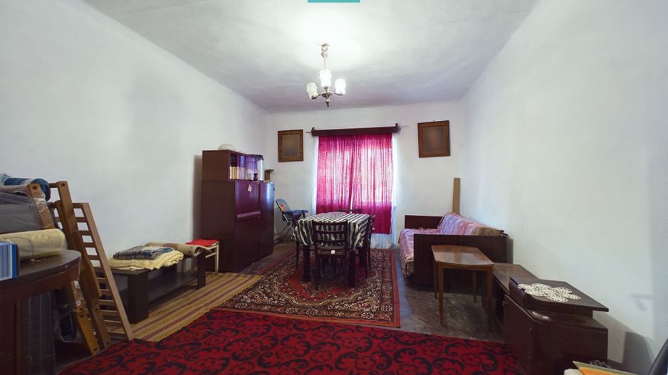 Casă cu teren generos de 2,880mp în Secusigiu - Poză 15