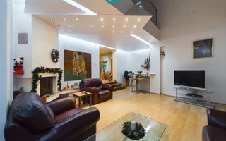 Casă situată Central în Dumbrăvița - Poză 7