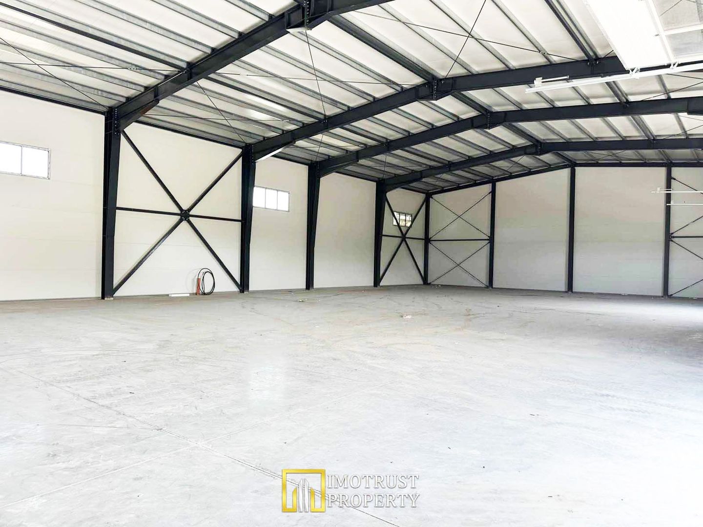 Hala industriala noua de inchiriat – 700 mp | Arad Micalaca Est - Poză 2