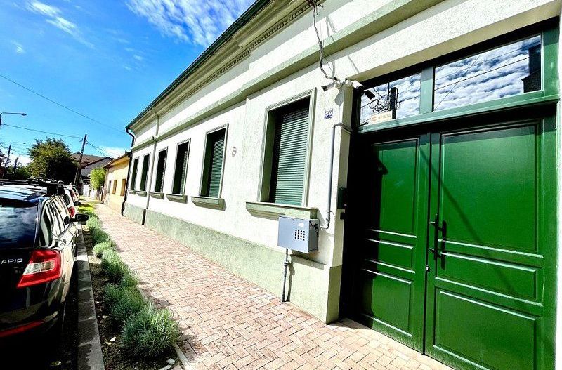 Elegant, finisaje premium, locație deosebita - 3 camere  în Bălcescu - Poză 32