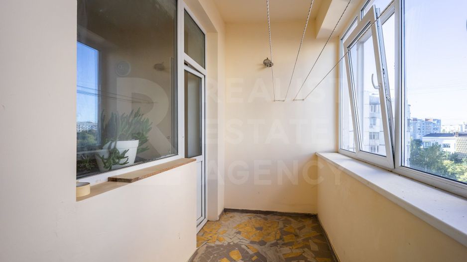 Vânzare, apartament 2 camere + living, str. Alecu Russo, Ciocana - Poză 14