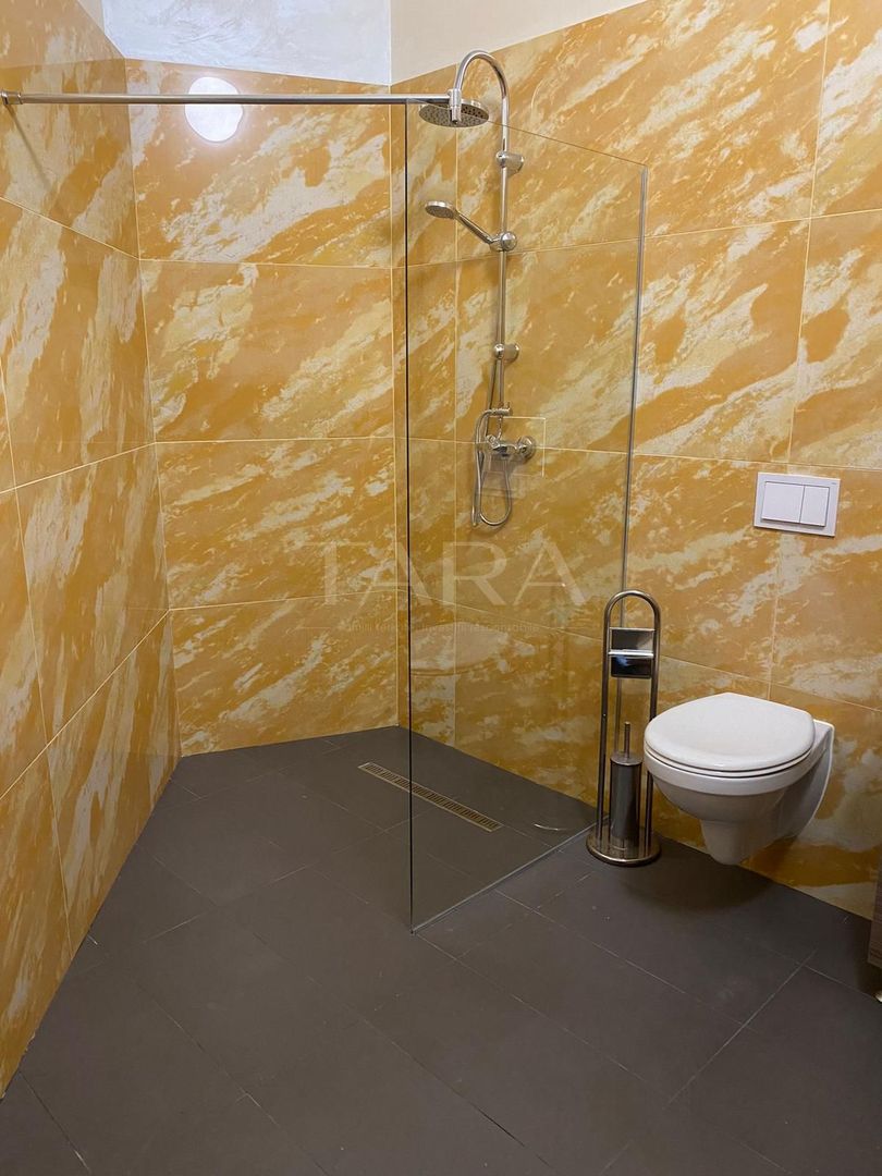 Vilă modernă cu piscină și terase generoase, zona Faget - Poză 13