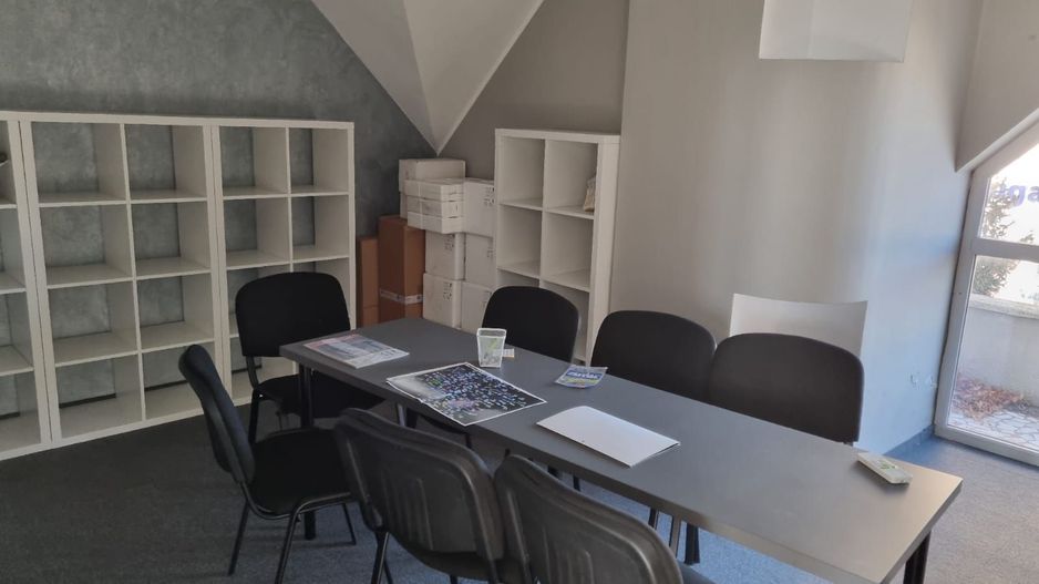 Imobil cu 8 camere, terasă de 60 mp, situat în centrul orașului - Poză 9