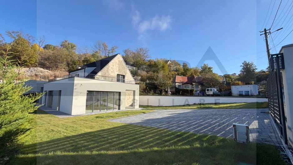 Casa cu arhitectura moderna 200mp, teren 800mp, Rooftop, zona Feleacu - Poză 2