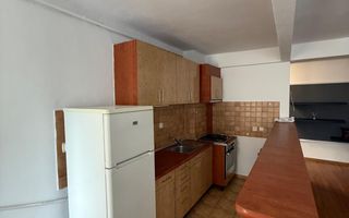 Apartament 2 camere etaj 2 cu parcare privata in zona Sub Arini - Poză 5