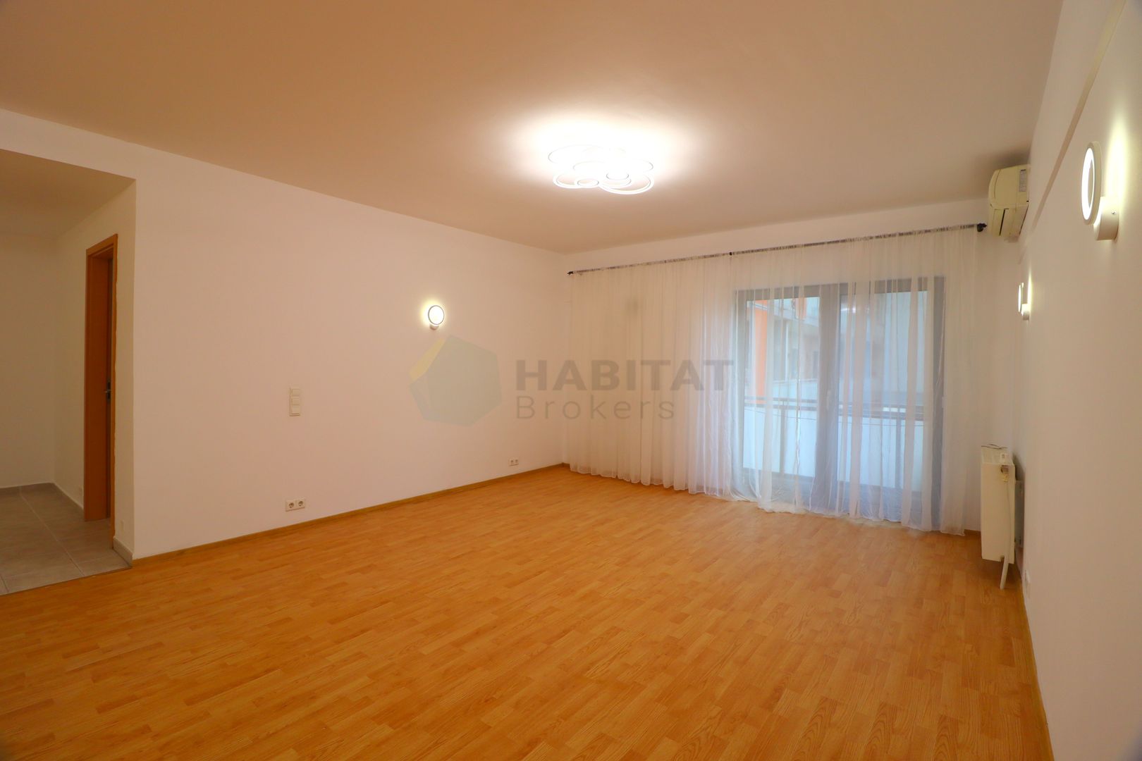 Proaspat igienizat, spatios, parcare subterană - Poză 17
