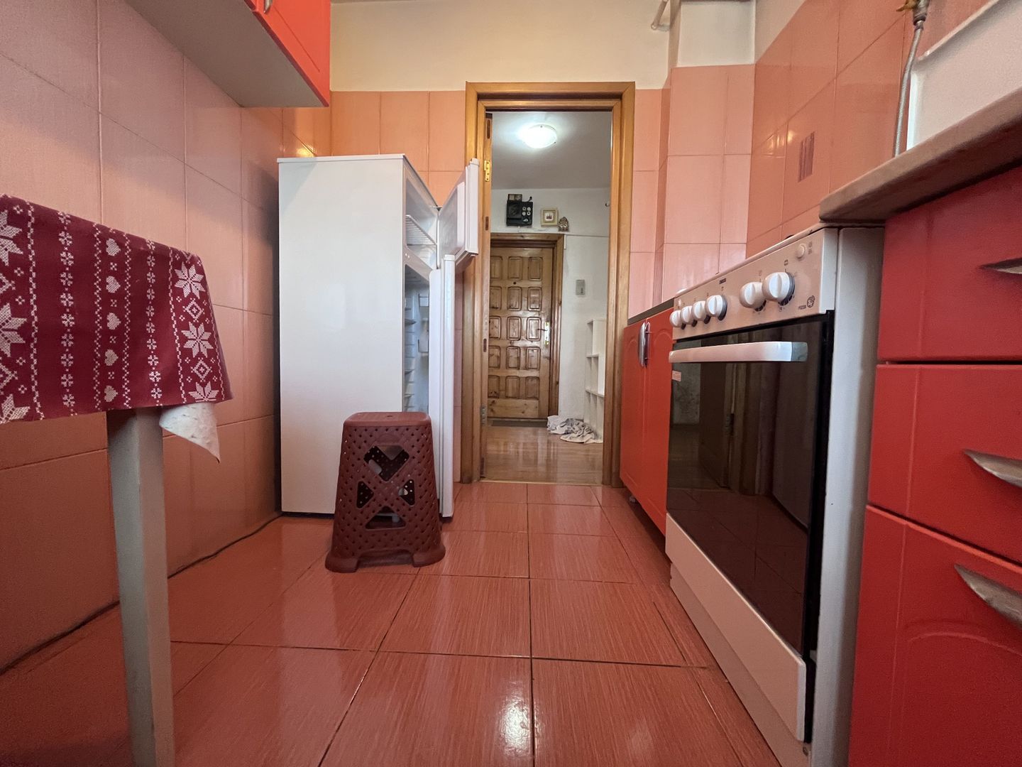 Zonă bună! Vânzare apartament cu 3 camere, micro 6- Târgoviște! - Poză 7