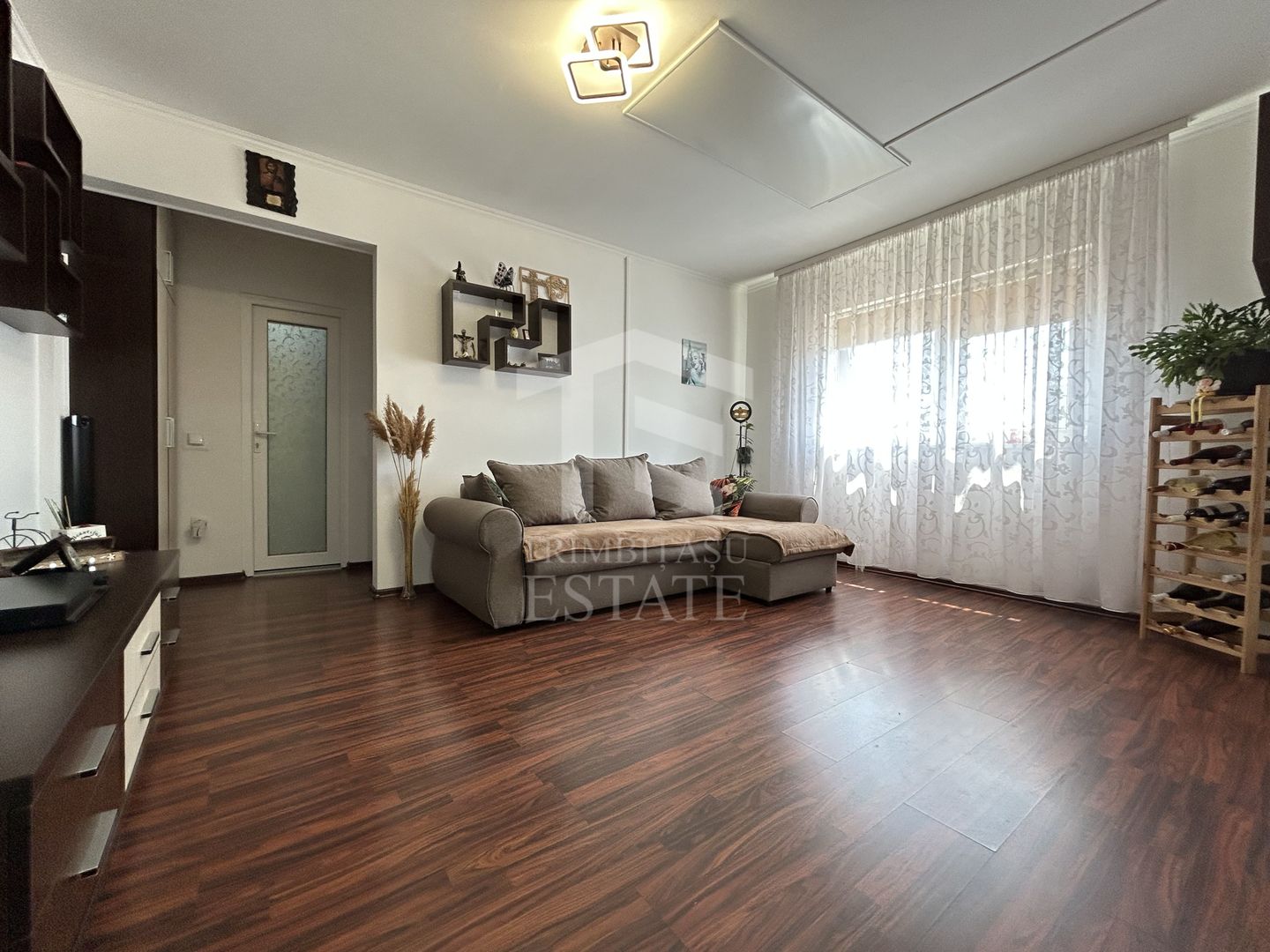 Apartament cu 3 camere Piata CET mobilat utilat modern - super pret - Poză 3