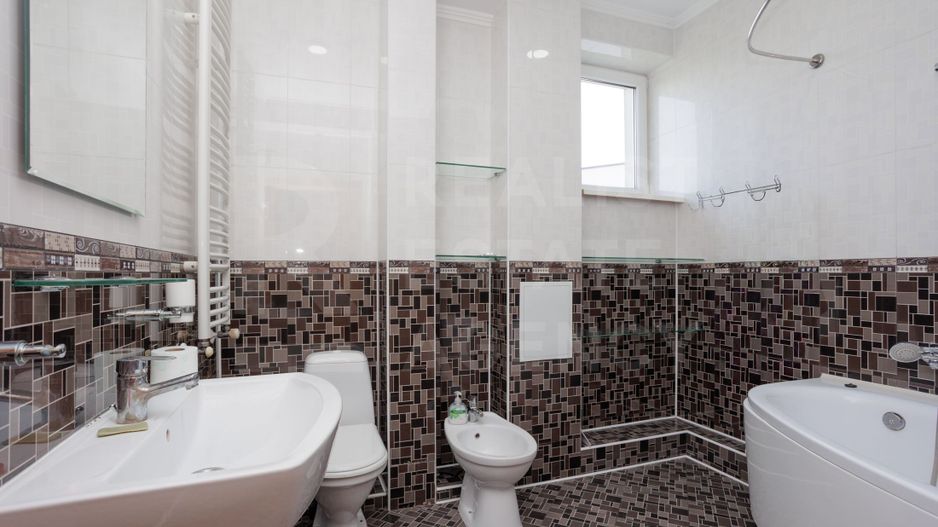 Chirie, casă, 6 camere, Strada Trifan Baltă, Centru - Poză 28