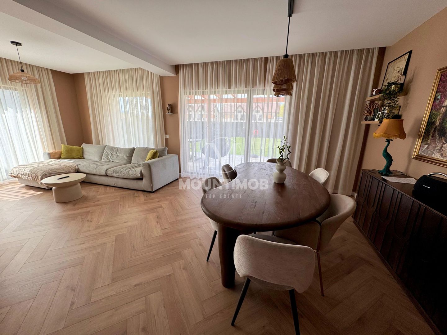 Casa moderna,4 camere, pompă de căldură si panouri fotovoltaice - Poză 1