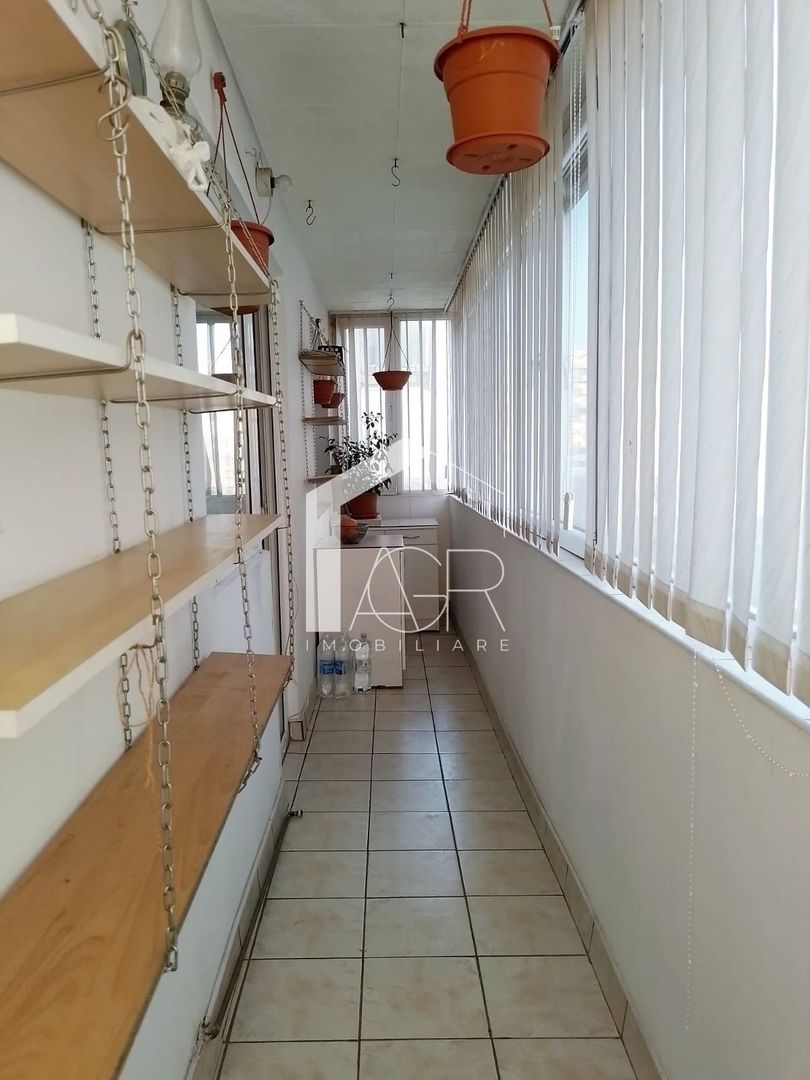 Apartament cu 3 camere, decomandat, zona Republicii - Poză 10
