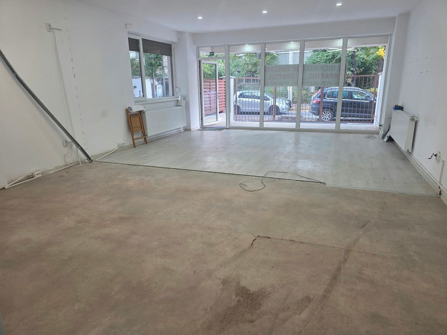 Vanzare apartament 3 camere Jiului - pretabil spatiu comercial - Poză 1