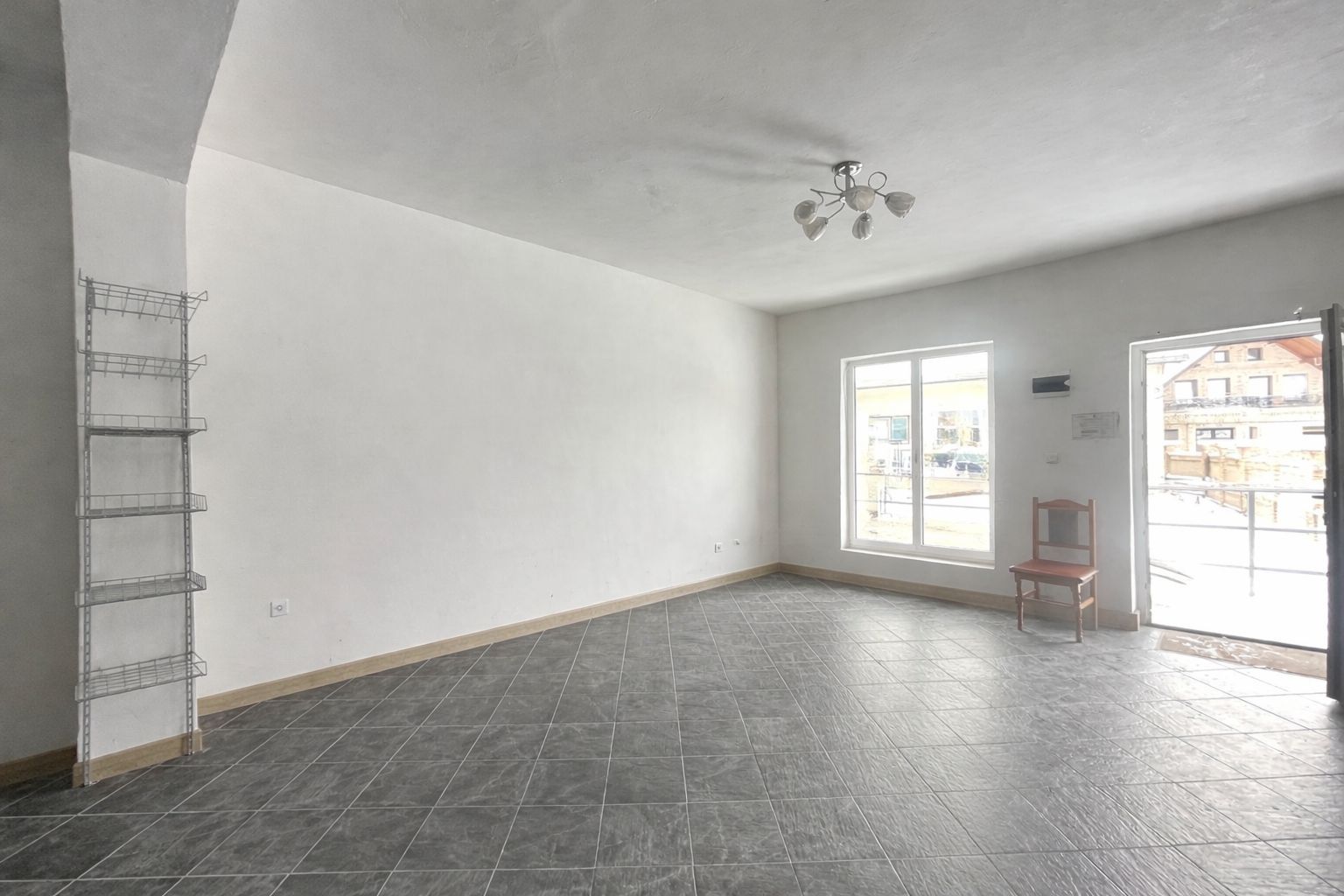 Spațiu comercial de Închiriere/Vânzare | 110 mp | Dornești - Poză 1