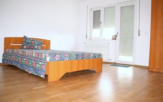 BRANESTI, cu deschidere la Balta Branesti, inchiriere vila 7 camere - Poză 6
