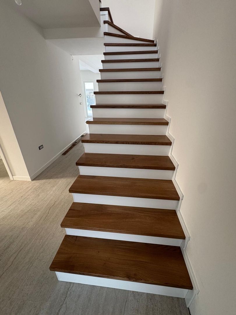 Duplex despărțit prin perete dublu/ Garaj - Poză 5