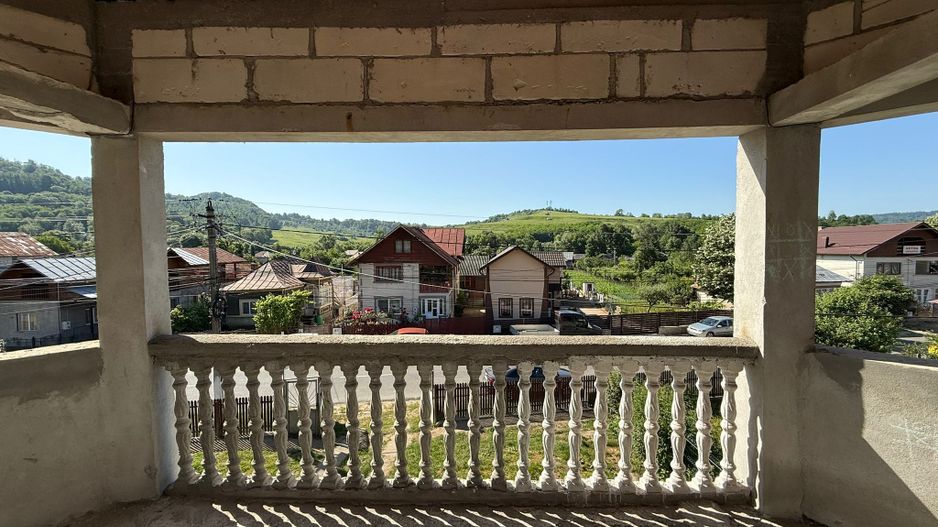 Vanzare casa cu 4 camere+anexe într-o zonă de poveste – Bezdead - Poză 4