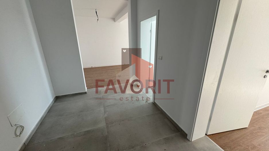 Bucatarie inchisa. 2 bai. Spatiu de depozitare in Pod. - Poză 6