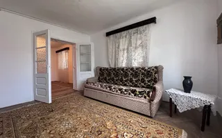 Vanzare casă cu potențial rezidențial și comercial în Pucioasa -441 mp - Poză 13