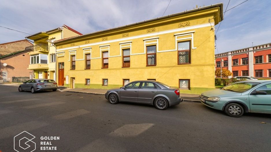 Rar pe piata! 2 apartamente singure in curte, fatada renovata, zona Teatru - Poză 1