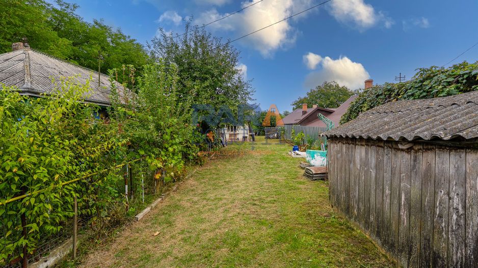 Casă interbelică + 3.060 mp intravilan, Trifești, 7,9 km de Roman - Poză 4