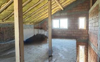 Duplex la roșu 3 camere-Moșnița Veche - Poză 2