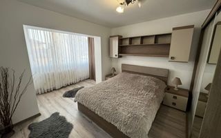 Zona Soarelui- Sud Plaza, 3 camere, 2 bai, etaj 1. Bucatarie inchisa. - Poză 3