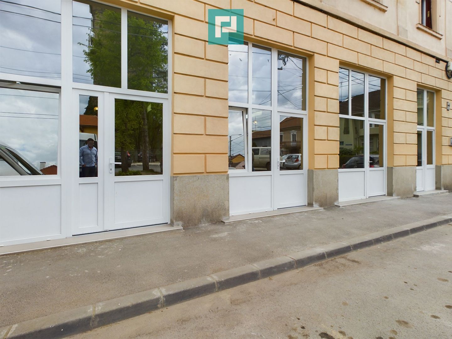 Spațiu comercial de vânzare central 80 mp - Poză 1