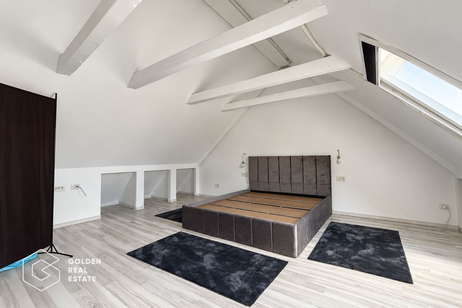 Casa individuala cu garaj si teren 556 mp, str Desseanu - Poză 16