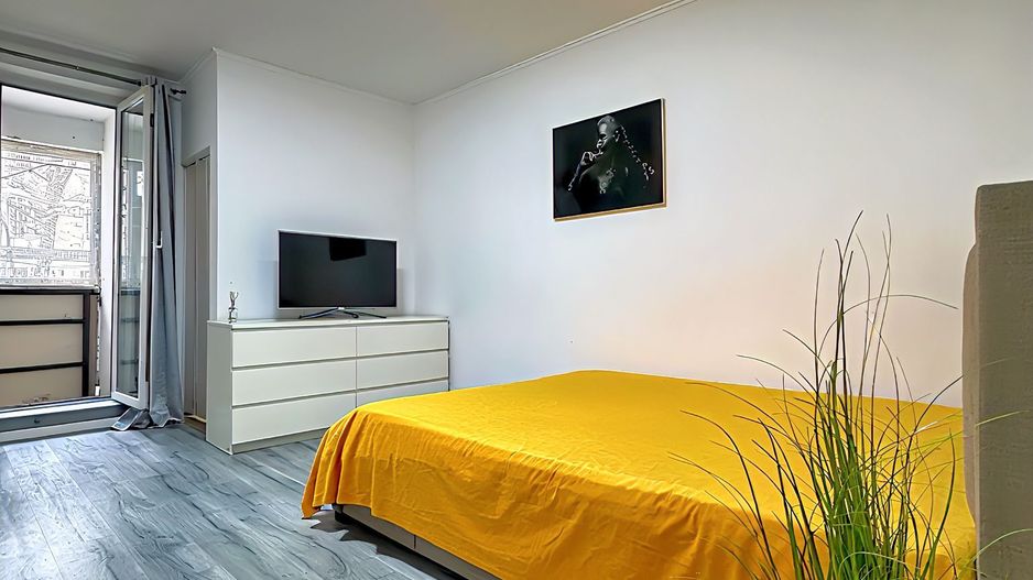 Titan - Costin Georgian Metrou 3 minute Garsoniera Comision 0 - Poză 2