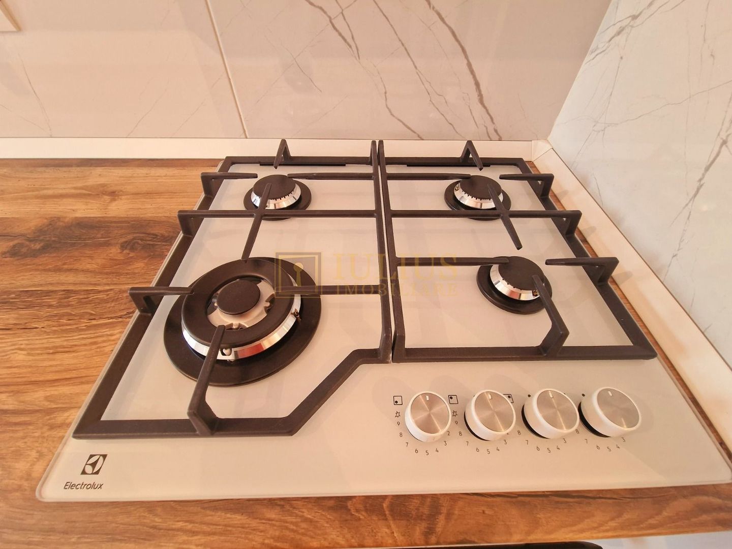 Str. Sorin Titel; semidecomandat în zona centrală; ideal investitie/inchiriere. - Poză 7