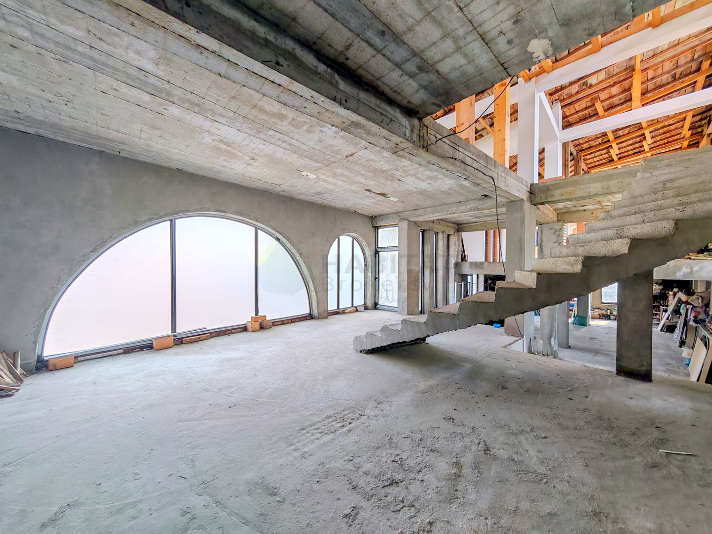 Oportunitate I în Centrul Târgoviștei: Clădire de 498 mp - Poză 14