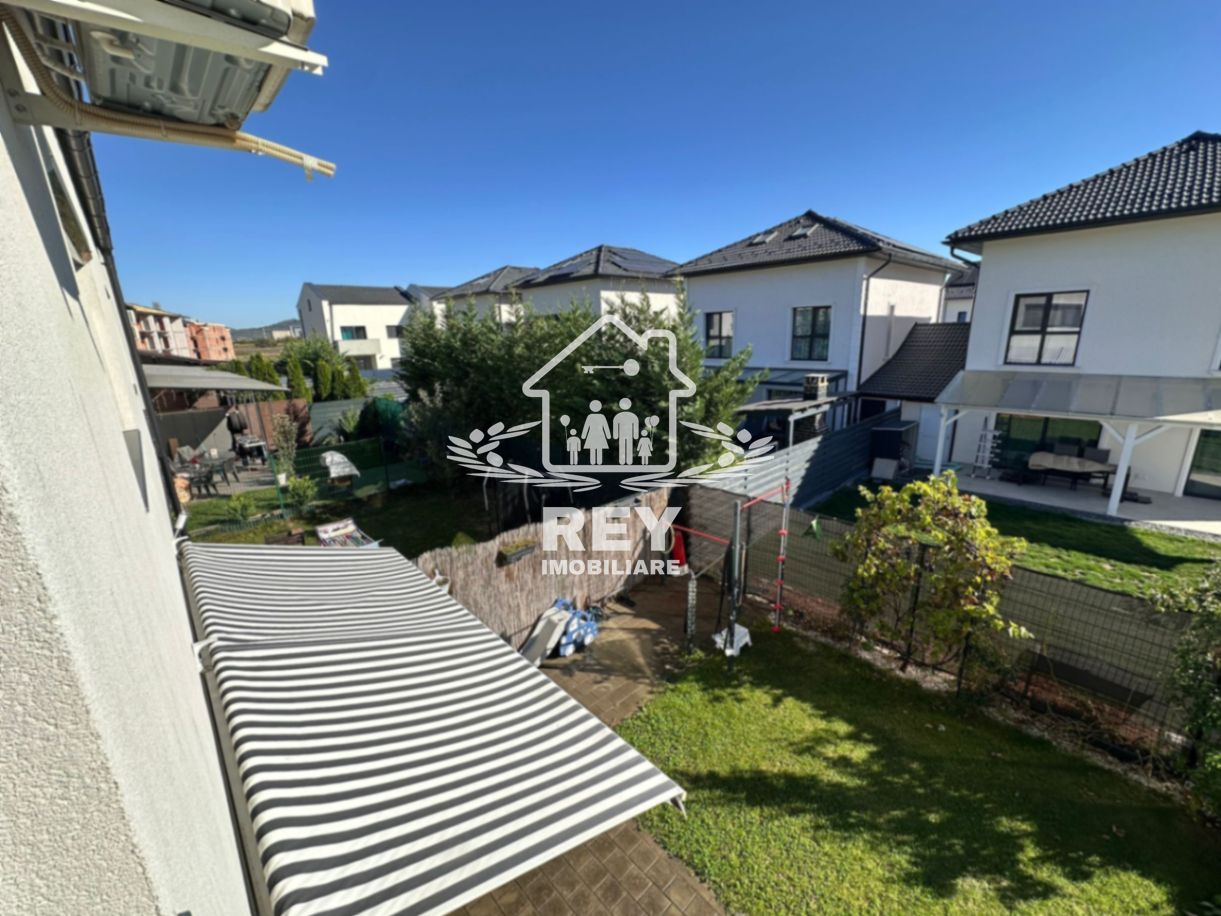 Triplex de vânzare în Șelimbăr 5 camere zona Triajului 3dorm-3băi-3P - Poză 2