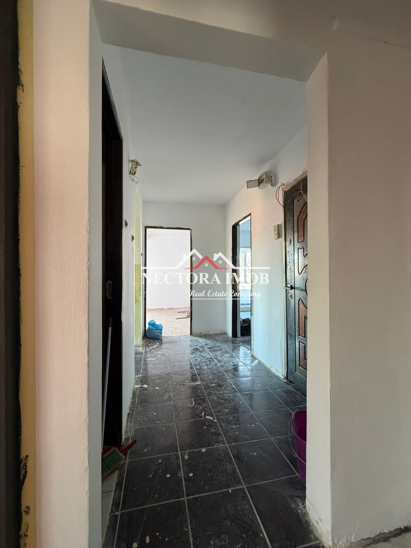NECTORA IMOB-Apartament 3 camere, 2 bai, 3 balcoane, Zona Velenta,65mp - Poză 3