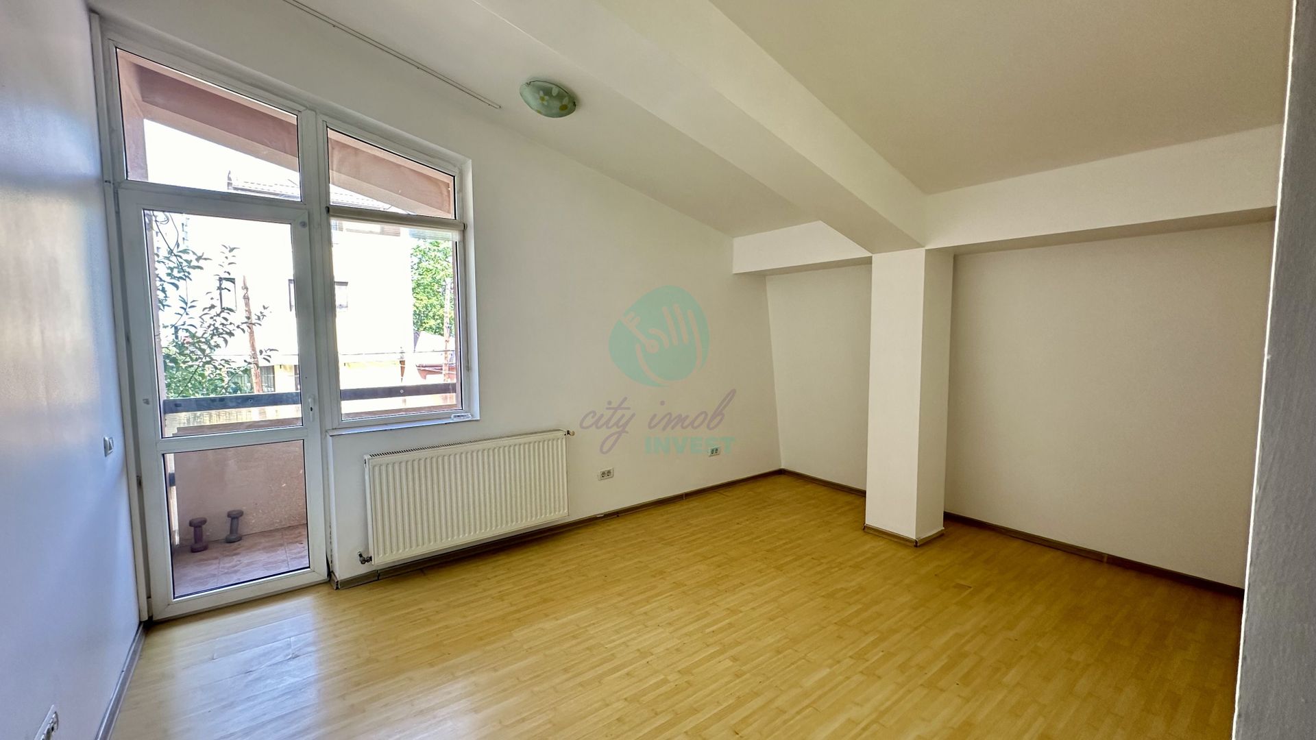 Casa construita in 2008 zona VATRA LUMINOASA - Poză 8