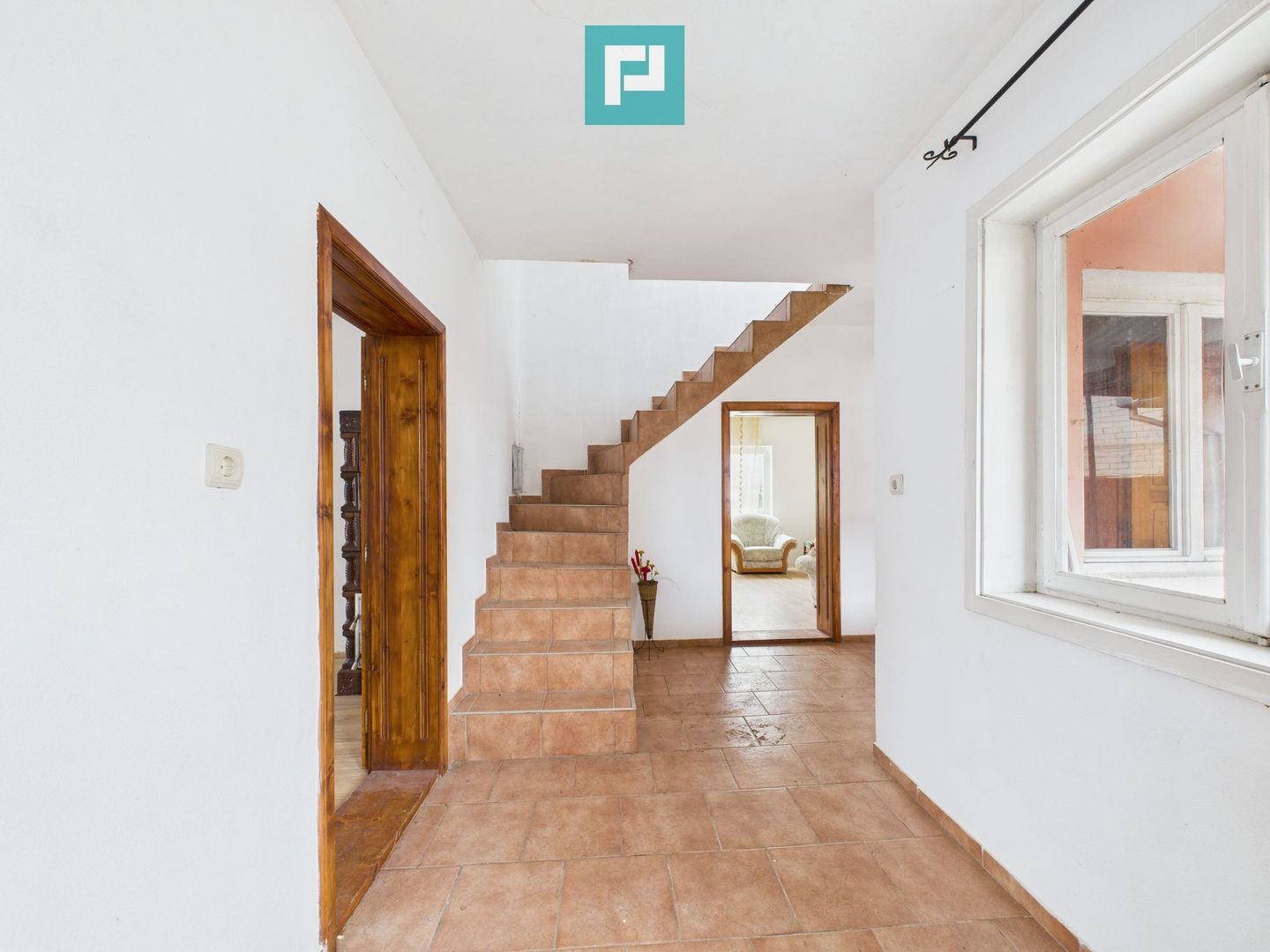 Casă modernă P+1, cu magazin, lângă orașul Sebiș - Poză 22