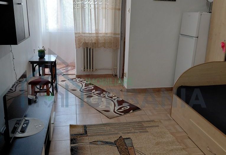 Inchiriez garsoniera gara nicolina - Poză 1