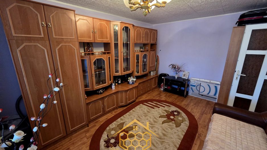Apartament cu 3 camere in zona centrala - Filiasi - Poză 5
