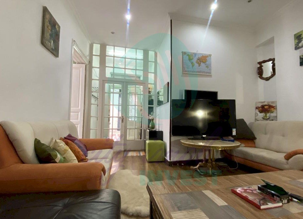 Casa renovata adiacent Dacia si Stefan cel Mare - Poză 1