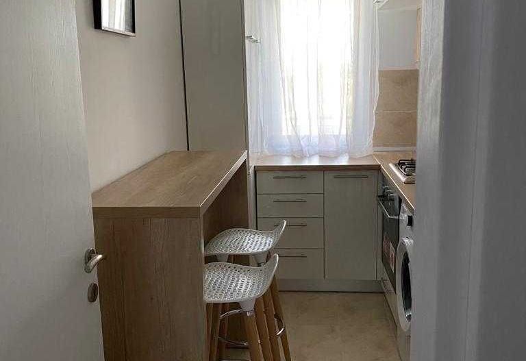 Garsonieră premium cu parcare, centrală proprie, bloc nou, decomandată - Poză 7