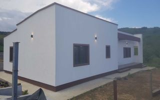 Casă de vânzare în Tomesti, cu utilități și parcare la asfalt - Poză 8