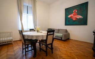 Apartament central de vânzare – la curte comună - Oradea - Poză 4