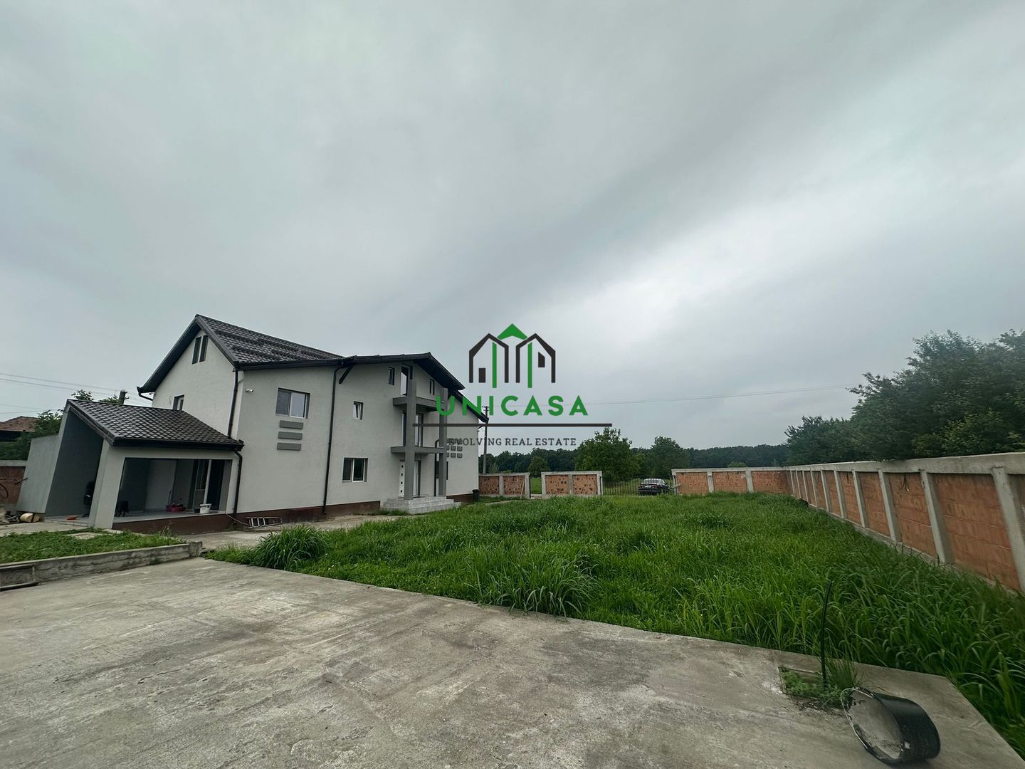 Casă de vânzare în Comuna Băbeni - Poză 2