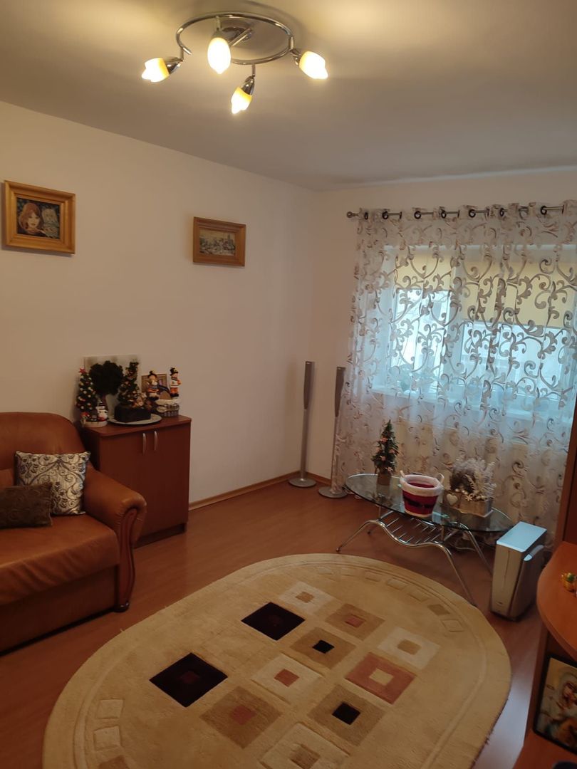 Apartament 4 camere, etaj 2, zona GARĂ; - Poză 6