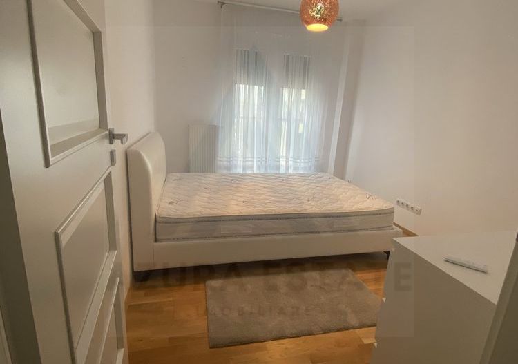 Apartament 3 camere 2 dormitoare 2 bai si balcon zona Strand - Poză 4